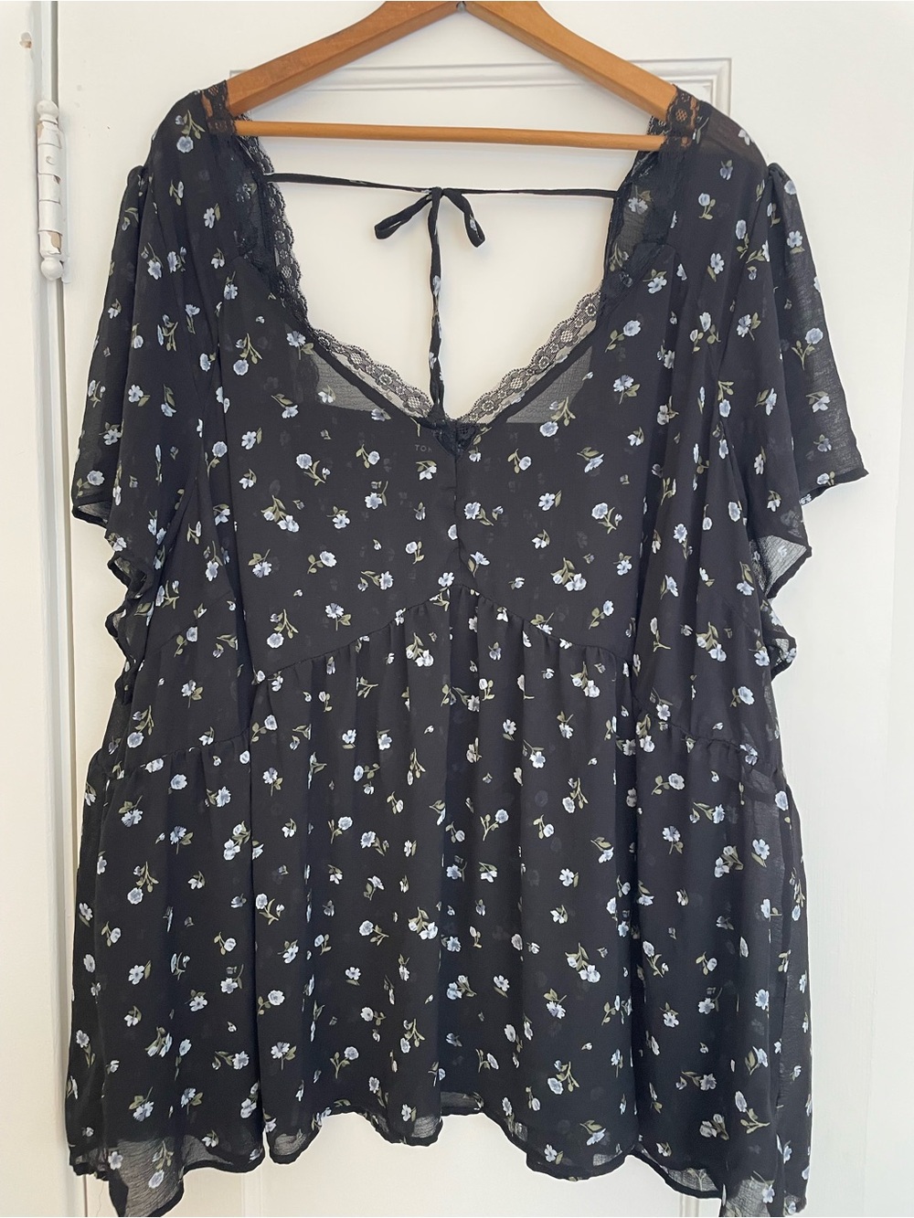 torrid Black Floral Lace-Trim V-Neck Tie Back Blouse | 5X